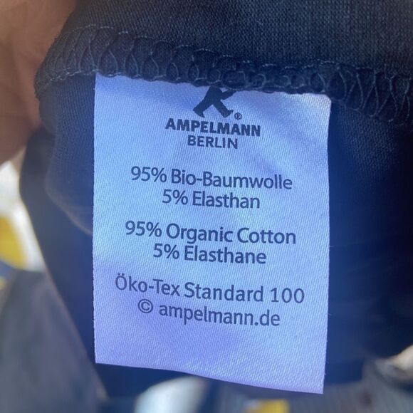 AMPELMANN Berlin Graphics Black Tshirt - Women's XS - Picture 7 of 7